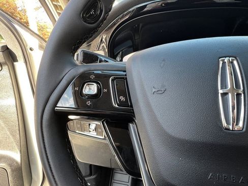 New 2026 Lincoln Corsair Premiere image 19