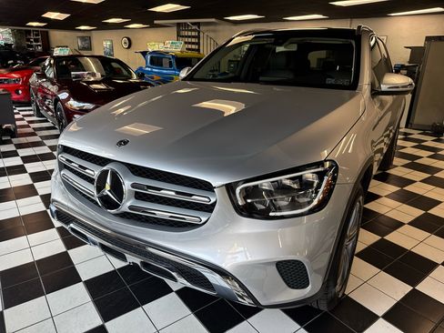 Used 2020 Mercedes-Benz GLC 300 4MATIC image 2