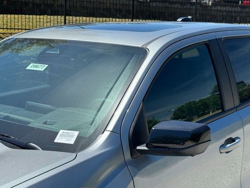 New 2025 GMC Canyon Elevation w/ Convenience Package image 10