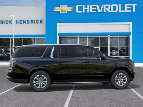 New 2026 Chevrolet Suburban LT image 7