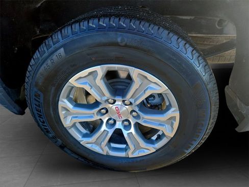 Used 2025 GMC Sierra 1500 SLT AWD/4WD image 32