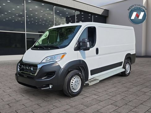 Used 2025 RAM ProMaster 2500 w/ U-Haul Equipment Group FWD image 1