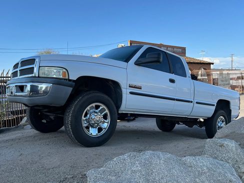 Used 1999 Dodge Ram 2500 Truck 4x4 Quad Cab image 2