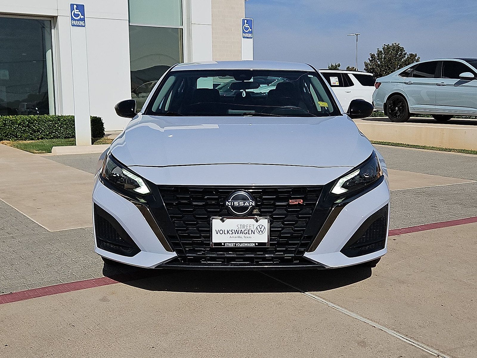 Used 2024 Nissan Altima 2.5 SR FWD image 3
