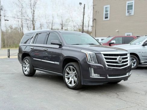 Used 2015 Cadillac Escalade Premium image 5