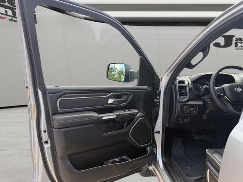 Used 2025 RAM 1500 Laramie w/ Sport Appearance Package AWD/4WD image 8
