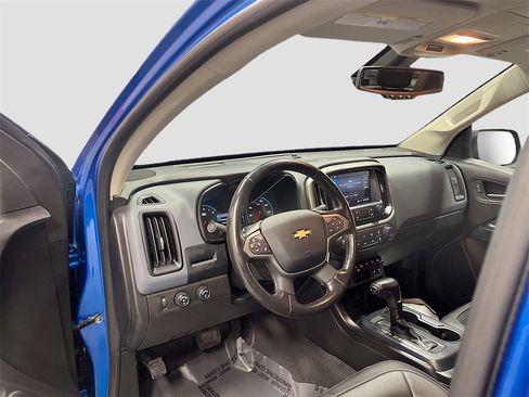 Used 2021 Chevrolet Colorado Z71 w/ Safety Package image 9