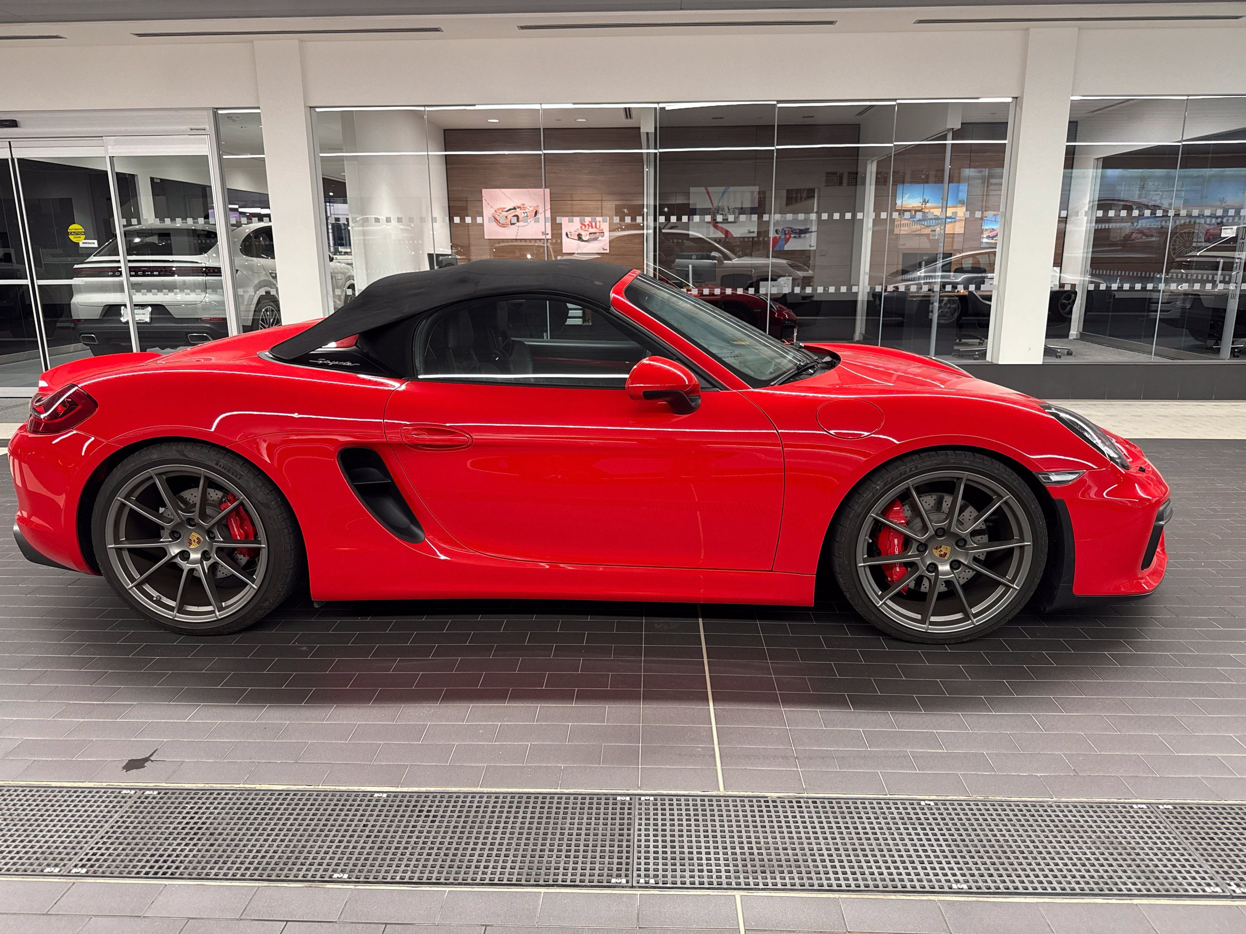 Used 2016 Porsche Boxster Spyder RWD image 4
