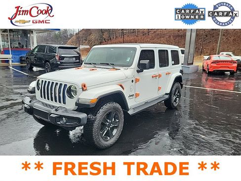 Used 2022 Jeep Wrangler Unlimited Sahara image 2