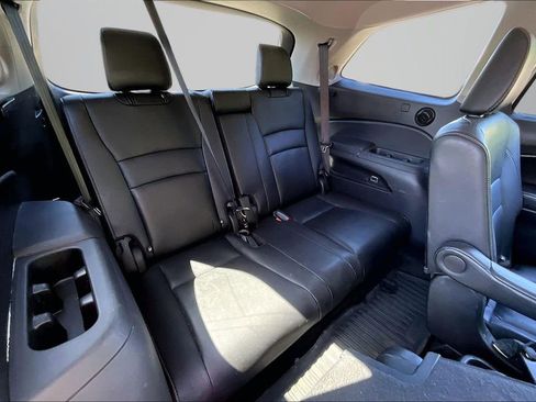 Used 2018 Honda Pilot Touring image 25