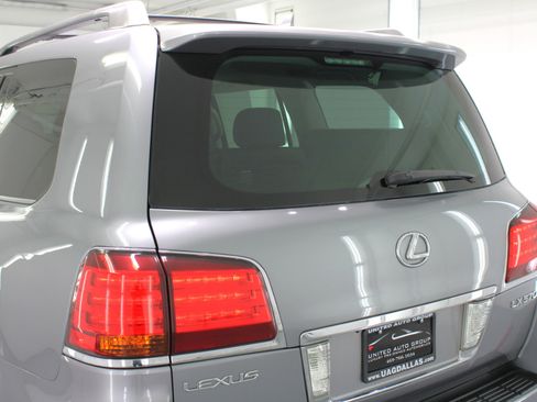 Used 2009 Lexus LX 570 4WD image 20