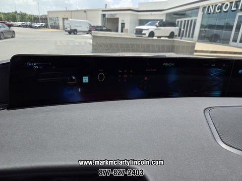 New 2027 Lincoln Navigator Premiere AWD/4WD image 19