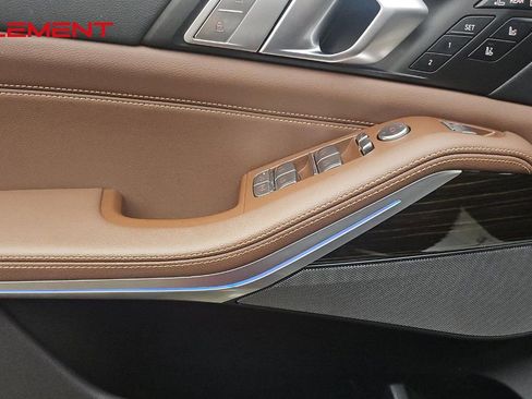 Used 2021 BMW X7 xDrive40i w/ Premium Package image 15