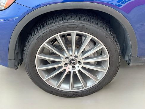 Used 2019 Mercedes-Benz GLC 300 4MATIC Coupe image 33