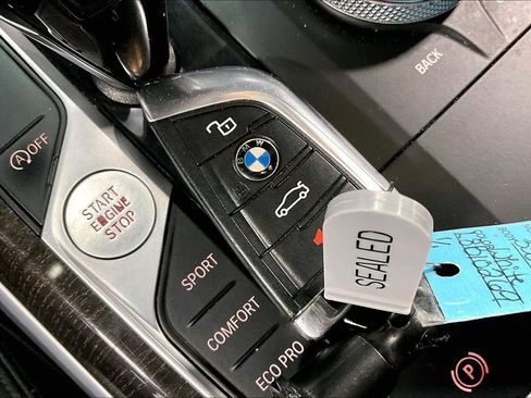 Used 2020 BMW 330i xDrive Sedan AWD/4WD image 12