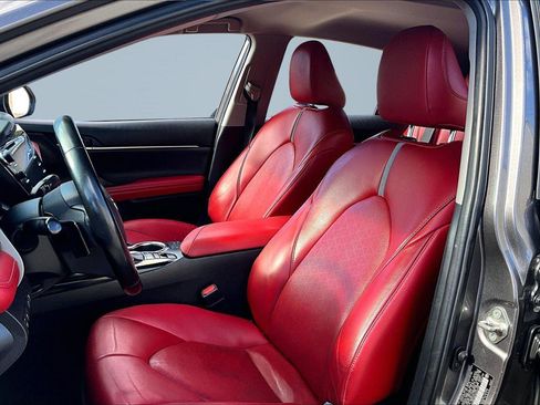 Used 2019 Toyota Camry XSE image 25