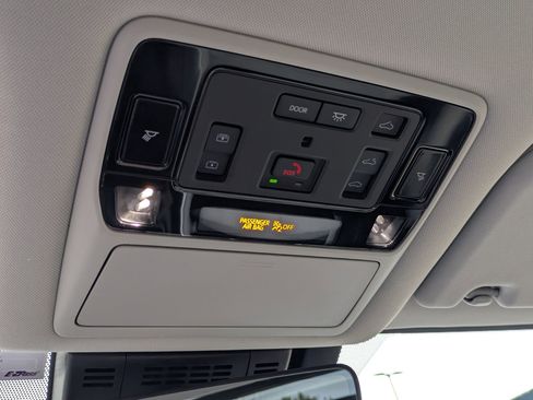 Used 2025 Toyota Grand Highlander AWD Hybrid image 23