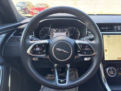 Used 2022 Jaguar XF R-Dynamic SE AWD/4WD image 18