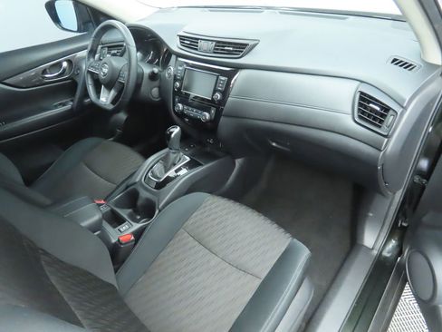 Used 2019 Nissan Rogue SV w/ Premium Package image 18