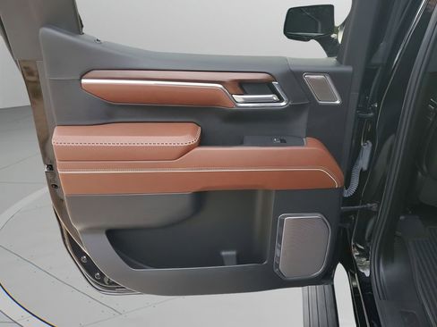 Used 2024 GMC Sierra 1500 Denali Ultimate image 17