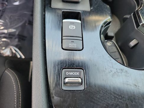 Used 2025 Nissan Rogue S FWD image 32