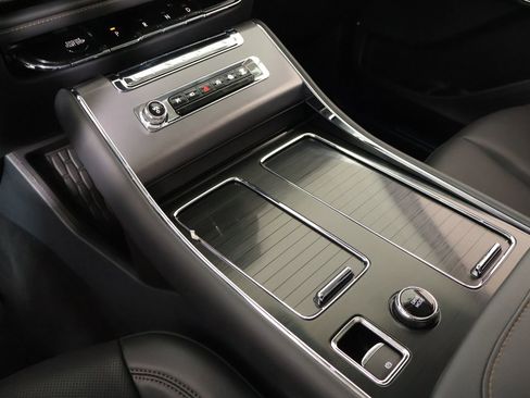New 2026 Lincoln Aviator 2WD image 8