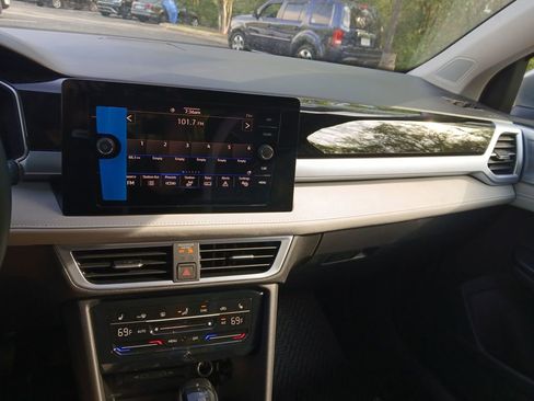 New 2026 Volkswagen Taos SE image 17