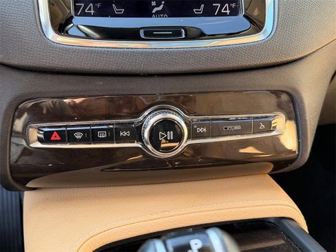 Used 2016 Volvo XC90 T6 Momentum w/ Momentum Plus Package image 21