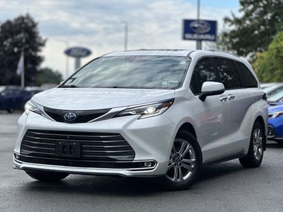 Used 2023 Toyota Sienna Platinum