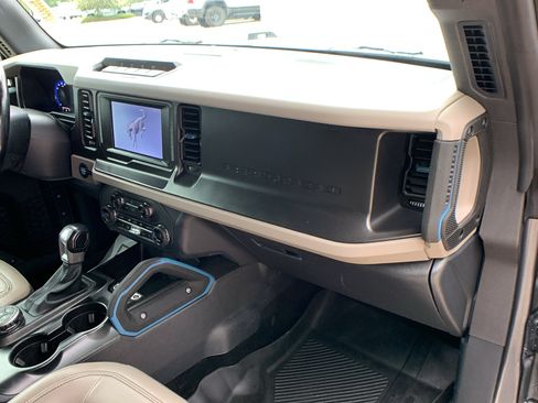Used 2023 Ford Bronco Wildtrak AWD/4WD image 29