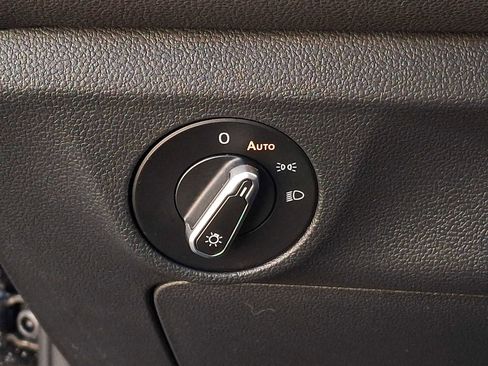 Certified 2025 Volkswagen Jetta Sport image 21