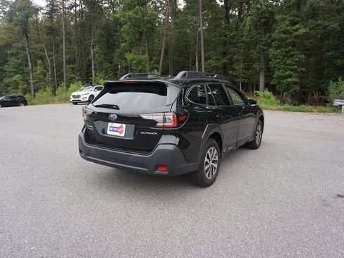 Used 2024 Subaru Outback Premium AWD/4WD image 22
