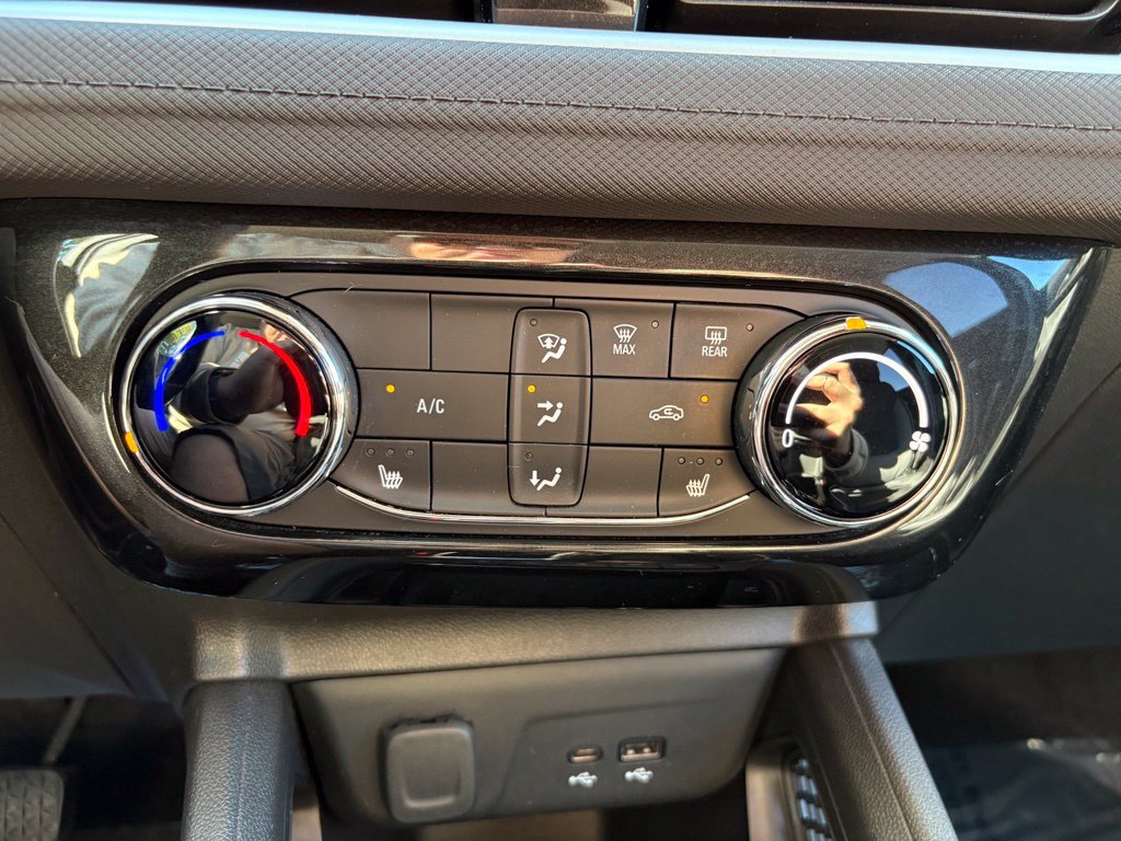Used 2024 Chevrolet TrailBlazer LT w/ LT Cold Weather Package AWD/4WD image 4