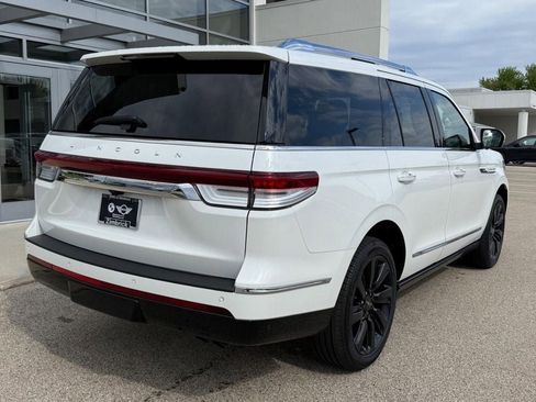 Used 2024 Lincoln Navigator Reserve AWD/4WD image 3