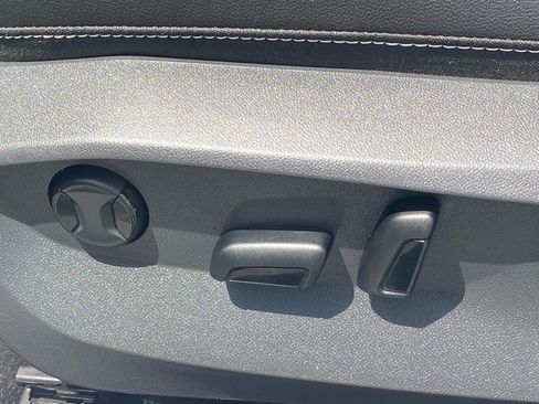 Certified 2023 Volkswagen Taos SEL AWD/4WD image 12