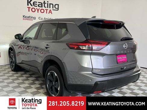 Used 2024 Nissan Rogue SV image 6