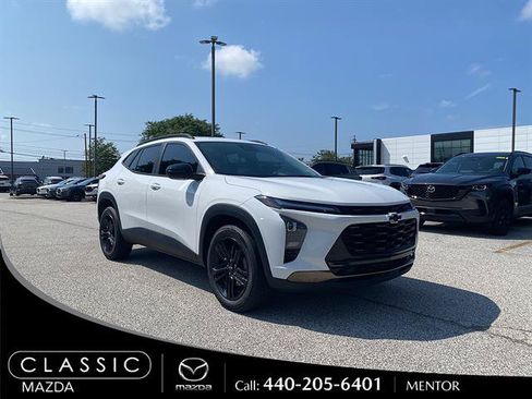 Used 2024 Chevrolet Trax ACTIV w/ Sunroof Package FWD image 1