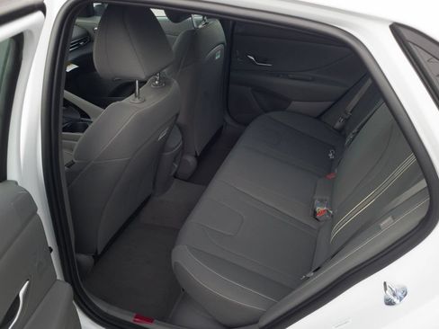 New 2026 Hyundai Elantra Hybrid FWD image 15