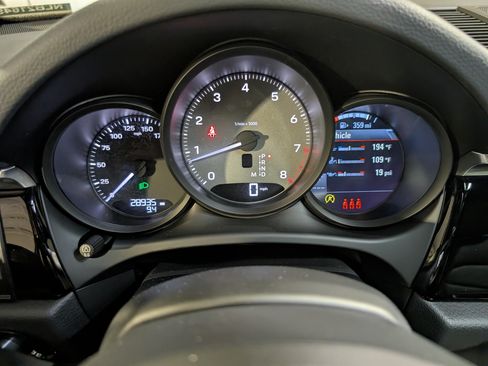 Certified 2022 Porsche Macan S AWD/4WD image 30