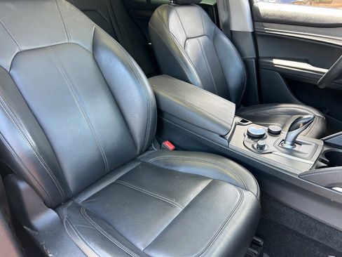 Used 2019 Alfa Romeo Stelvio Ti w/ Nero Edizione AWD/4WD image 11