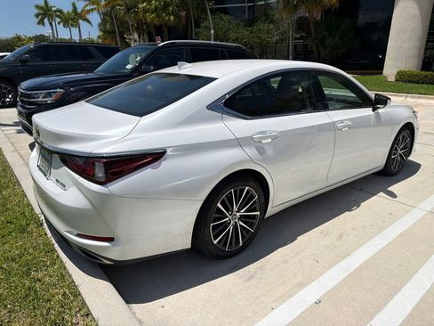 Used 2023 Lexus ES 350 w/ Premium Package FWD image 10