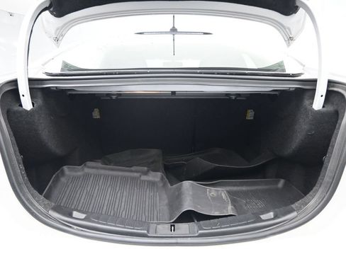 Used 2017 Ford Fusion SE w/ Fusion SE Technology Package FWD image 29