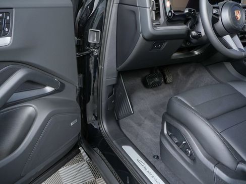 New 2026 Porsche Cayenne image 7