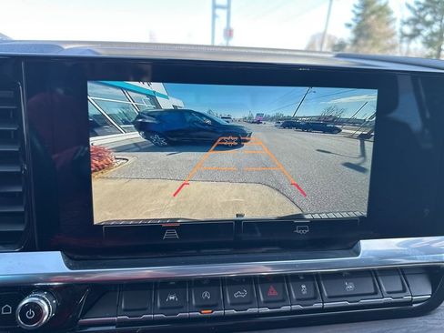 Used 2022 GMC Sierra 1500 SLT w/ SLT Convenience Package image 26