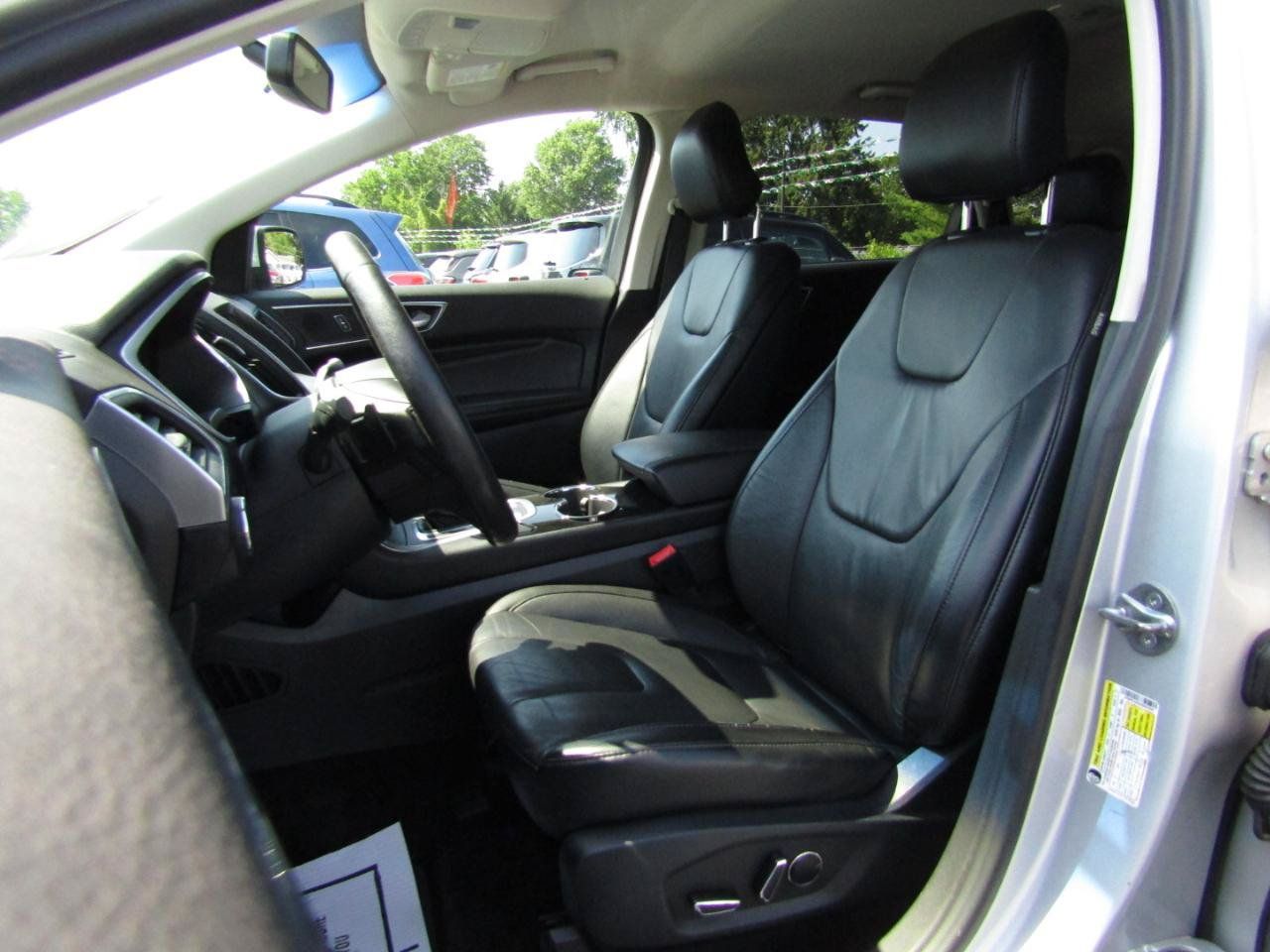Used 2016 Ford Edge Titanium w/ Technology Package FWD image 13