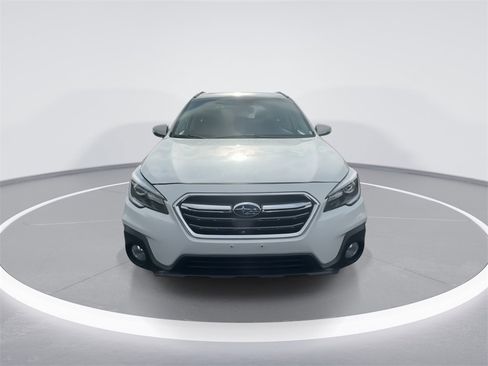 Used 2019 Subaru Outback 3.6R Touring image 3