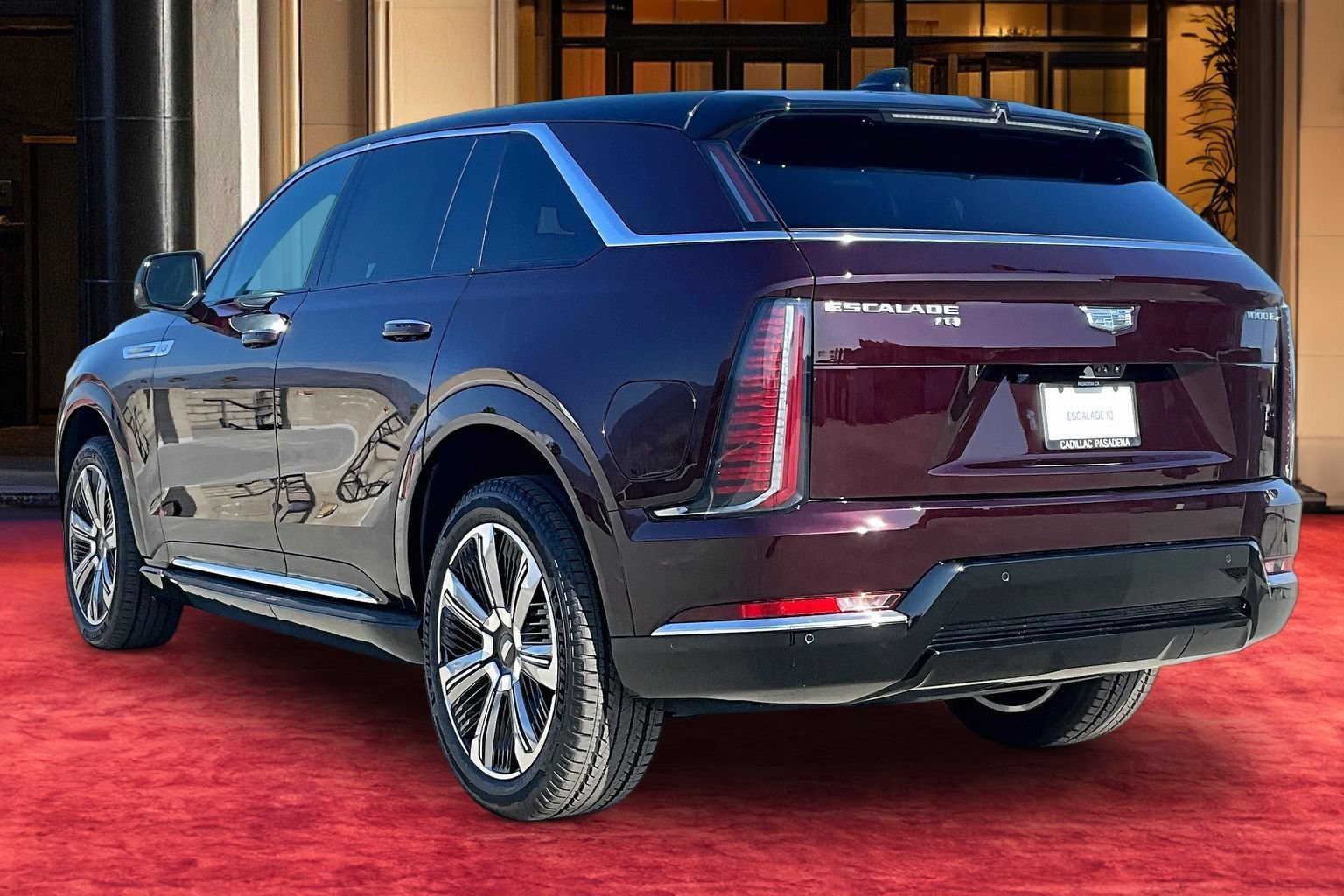 New 2026 Cadillac Escalade IQ Luxury 2 w/ LPO, Floor Liner Package AWD/4WD image 4