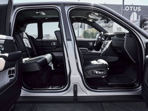 Used 2023 Rolls-Royce Cullinan AWD/4WD image 26