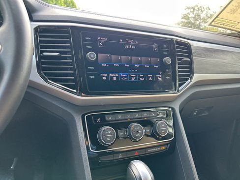 Used 2022 Volkswagen Atlas Cross Sport SE image 32