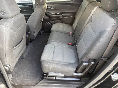 Used 2021 Chevrolet Traverse LS image 11